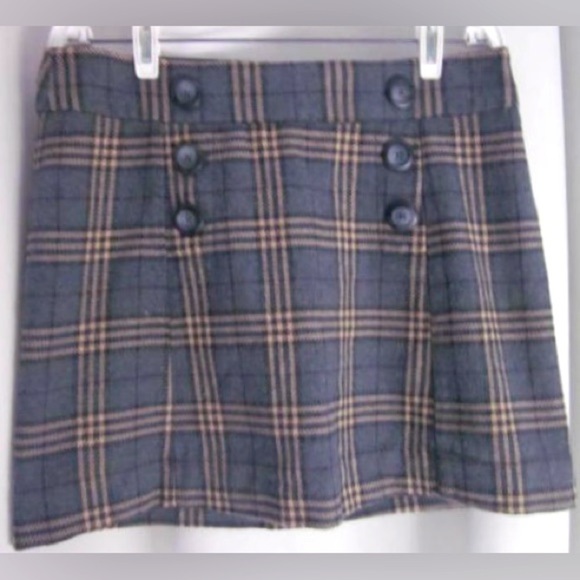 GAP Straight Mini Skirt Gray/Tan Plaid, Oversized Button Detail, Lined; Size 10 - Picture 2 of 10
